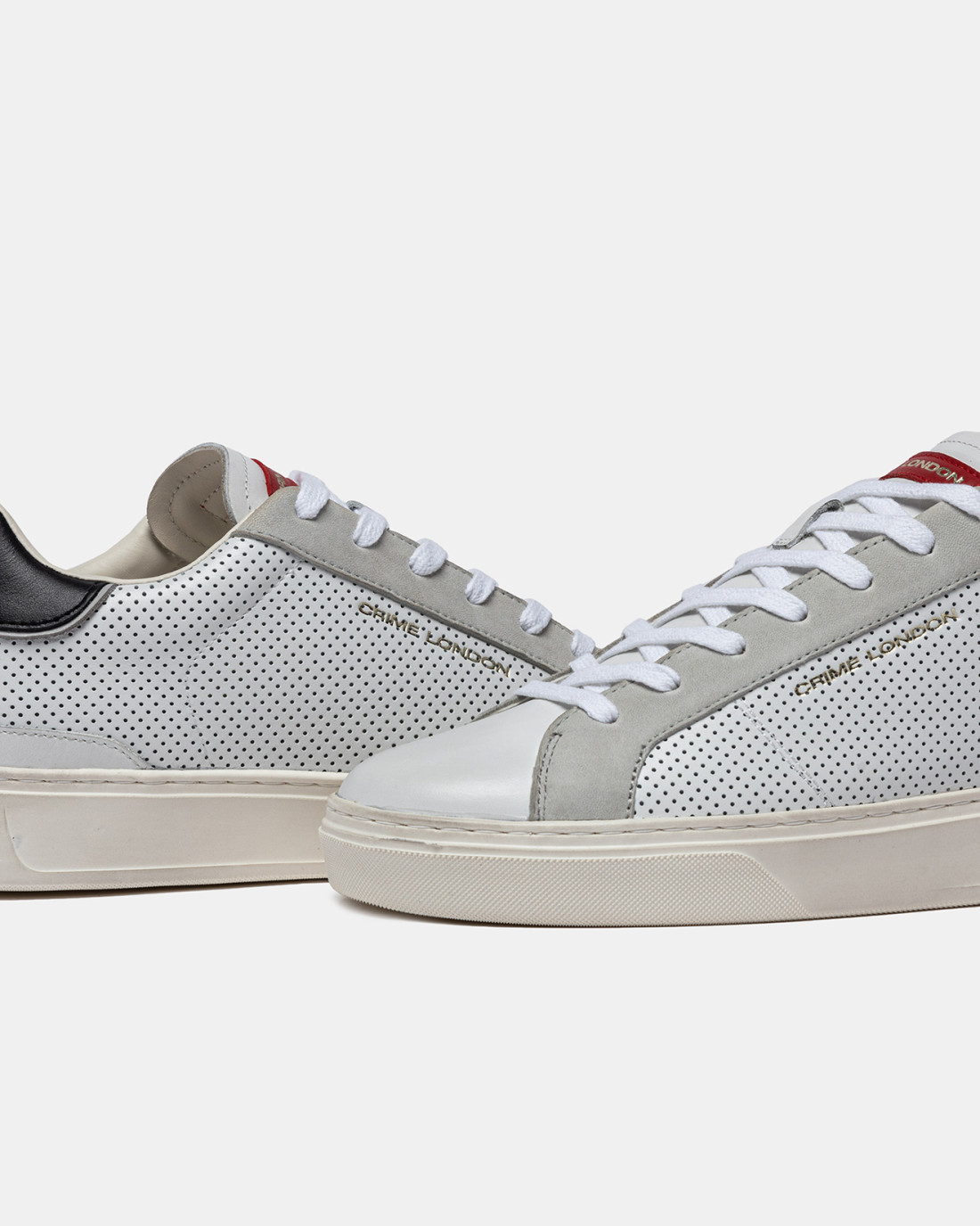 CRIME LONDON: BLADE ON POINT