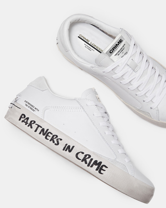 DISTRESSED WHITE GRAFFITI