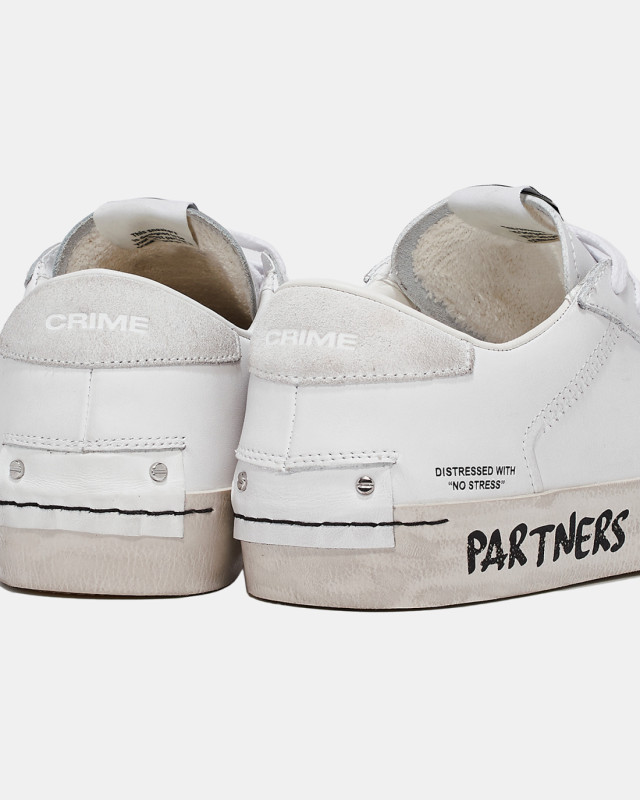 DISTRESSED GRAFFITI WHITE