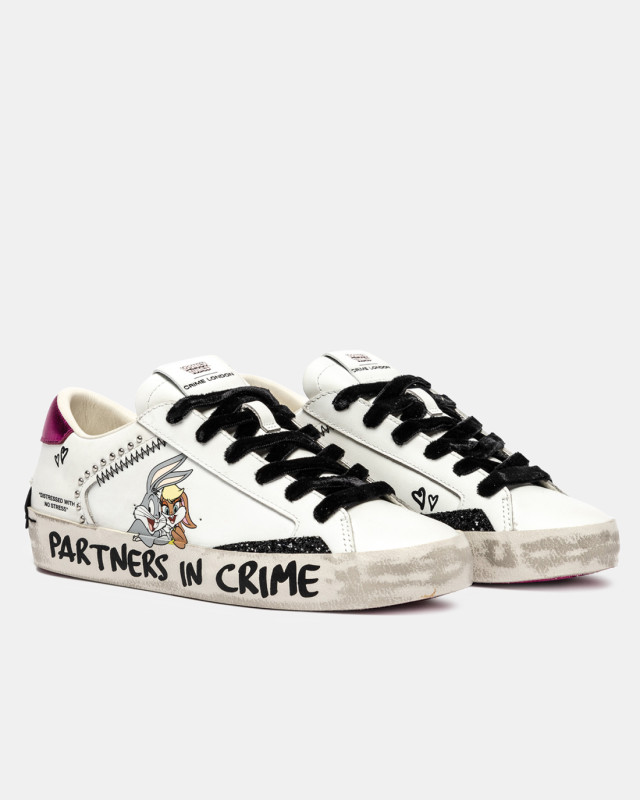 DISTRESSED BUGS & LOLA BUNNY