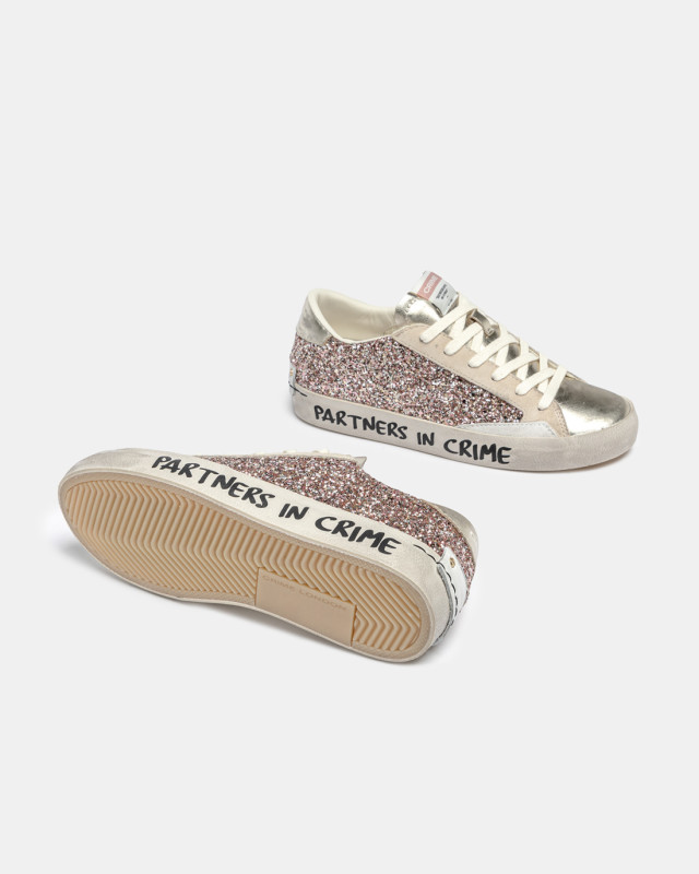 DISTRESSED CRIME ROMANCE