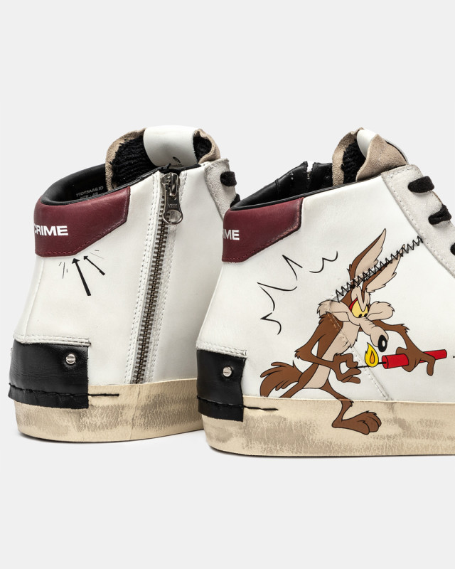 DISTRESSED HIGH WILE E. COYOTE