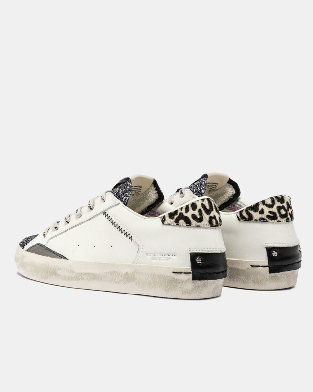 DISTRESSED NIGHT ROAR