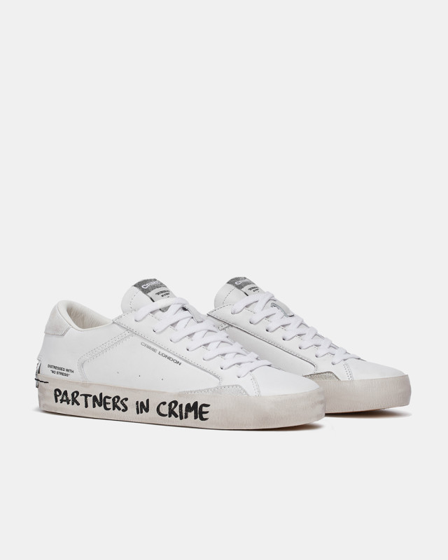 DISTRESSED WHITE-GRAFFITI