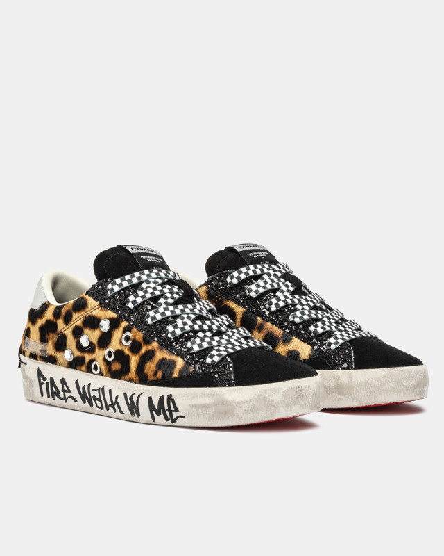 DISTRESSED WILD STEP