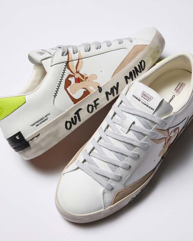 DISTRESSED WILE E. COYOTE