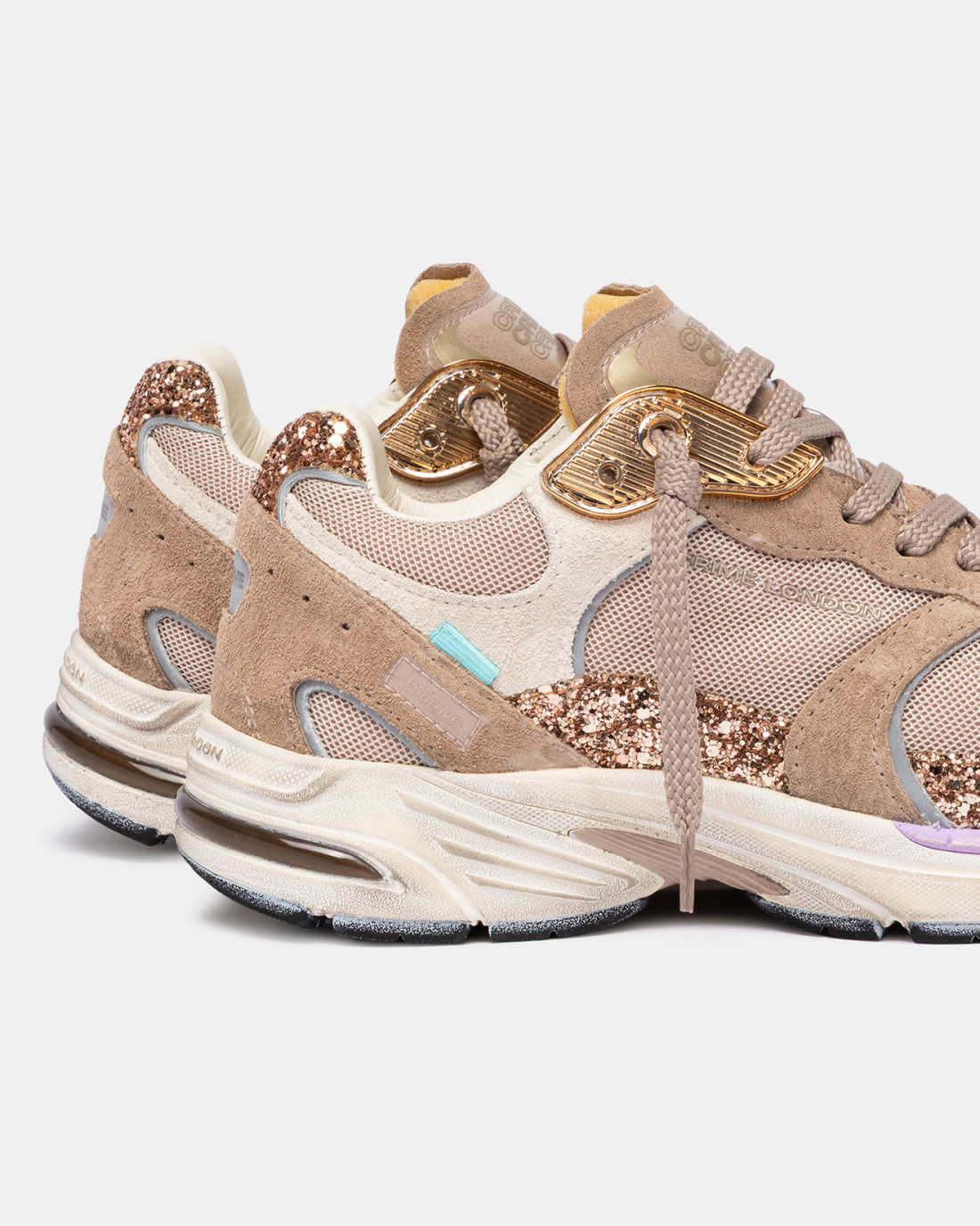 CRIME LONDON: FUGITIVE 9094 COPPER FLARE