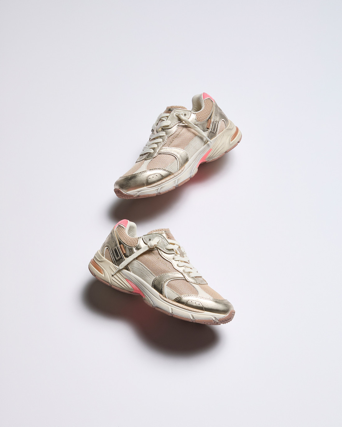 CRIME LONDON: FUGITIVE 9094 GOLD RUSH