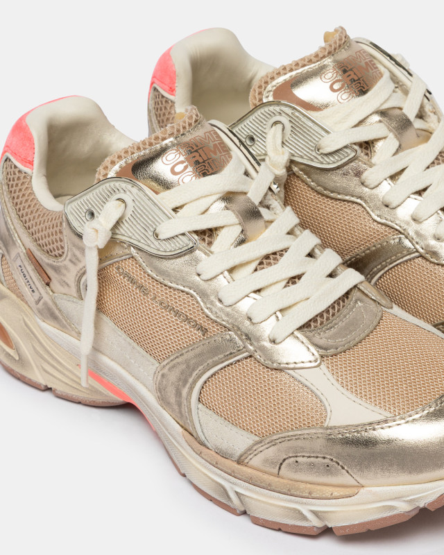 FUGITIVE 9094 GOLD RUSH