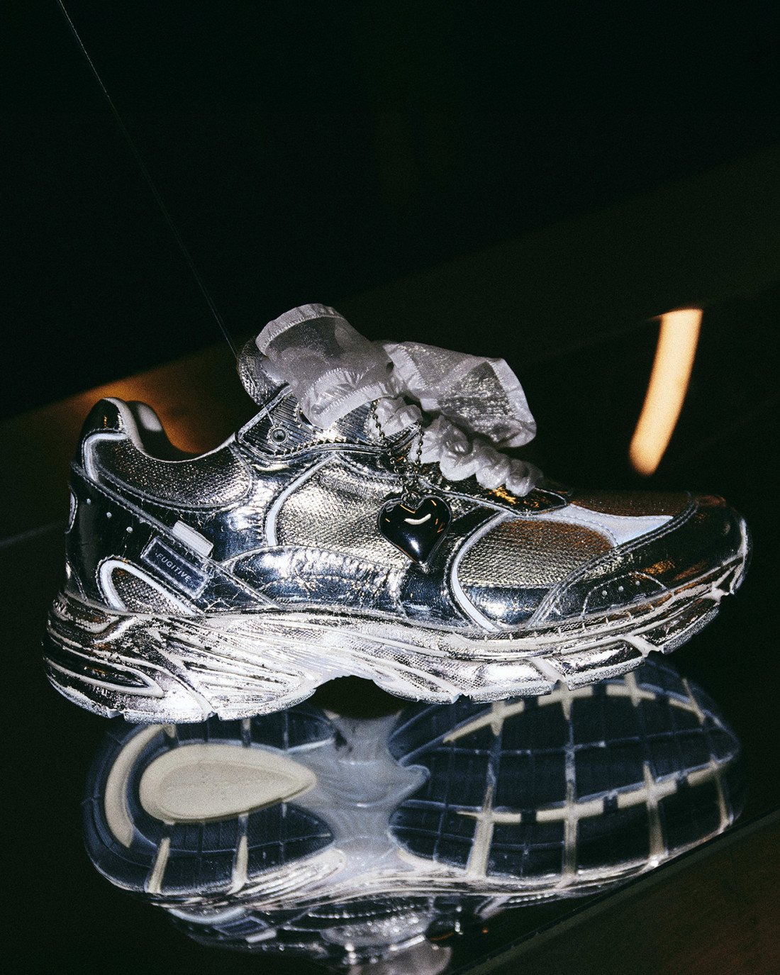 CRIME LONDON: FUGITIVE 9094 METAL KISS