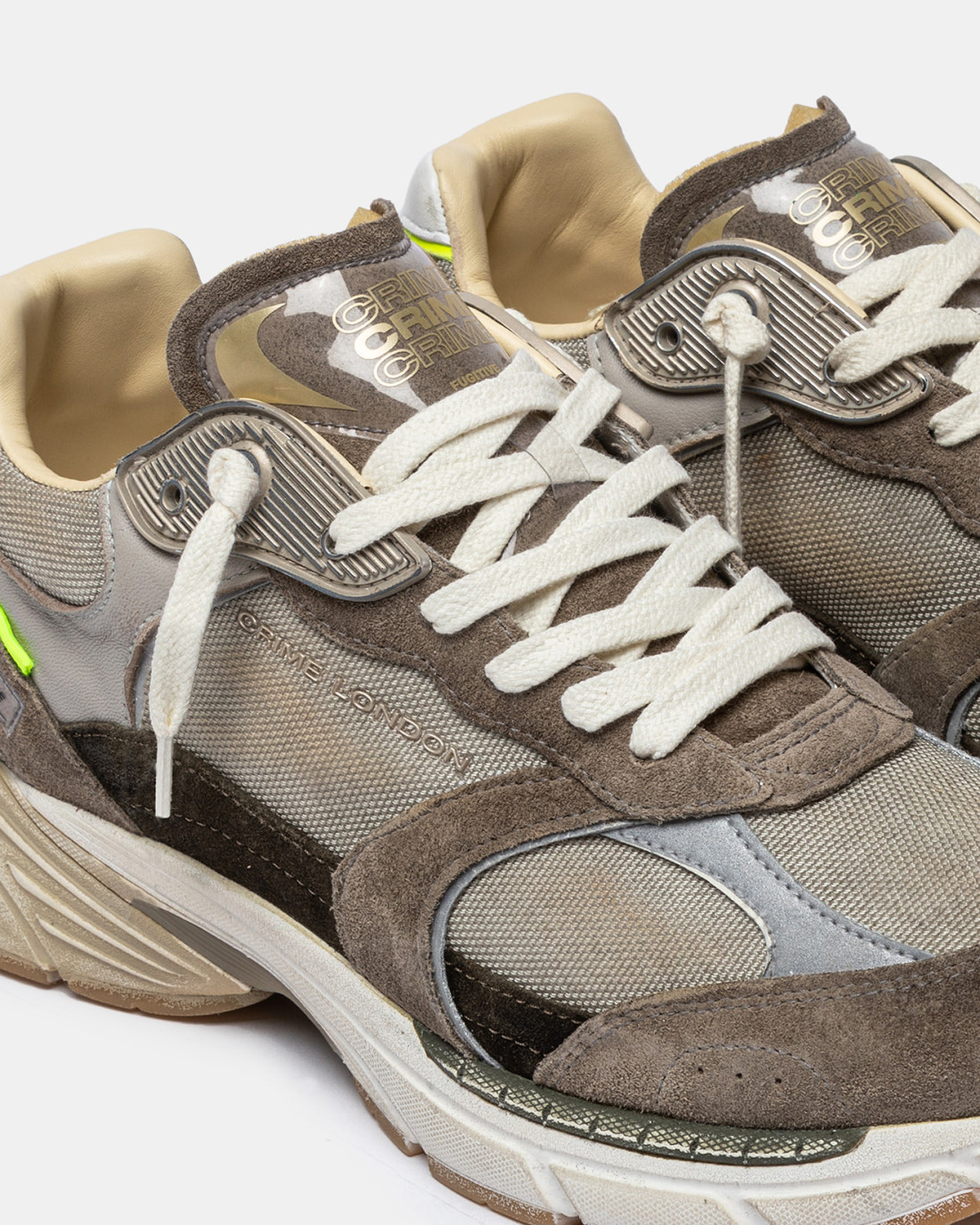 CRIME LONDON: FUGITIVE 9094 MUD RUN