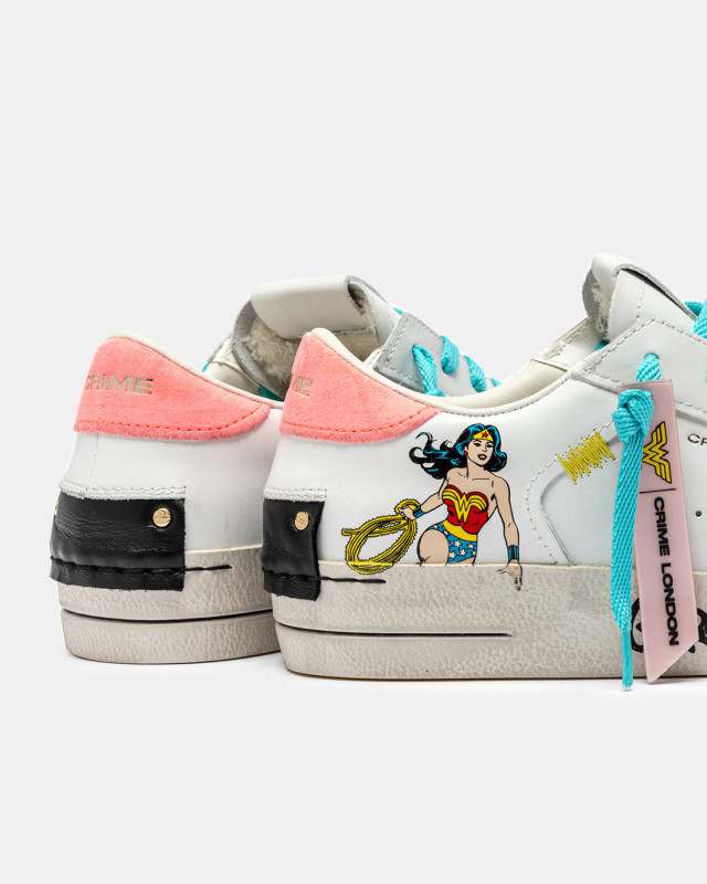 SK8 DELUXE WONDER WOMAN